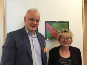 Forschung triff auf Politik: Prof. Dr. Jürgen Kropp und Eva Bulling-Schröter im Berliner Büro (Foto: Privat)