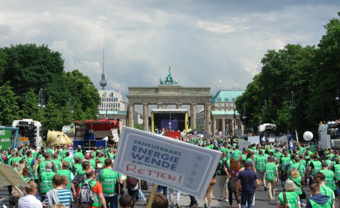 Demo gegen das Ausbremsen der Erneuerbaren am 2.6.2016 in Berlin (Foto: privat)