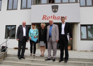 v.l.n.r.: Bürgermeister Kern, Frau Wölke, Eva Bulling-Schröter, Stadtrat Werner Eckl, Geschäftsleiter Bräuer (Foto: Privat)