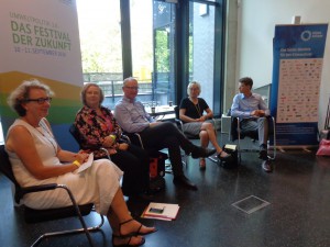 Debatte über Erfahrungen in der Umwelt- und Klimapolitik u.a. mit Klima-Allianz-Geschäftsführerin Christiane Averbeck und Bärbel Höhn (Grüne) (Foto: Privat)